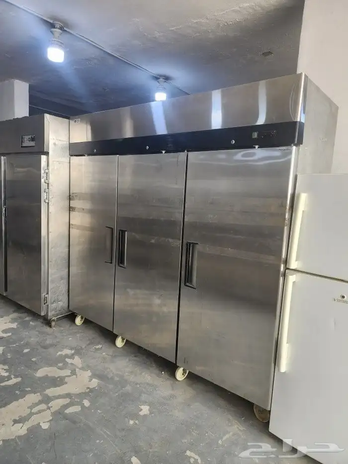 ثلاجه ستيل ثلاثه ابواب مستخدمه شبه جديد 1