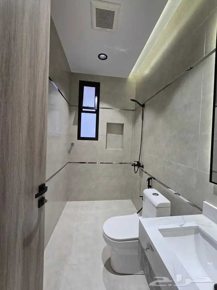 للبيع بحي النهضة احد رفيده شقق ارضي بحوش ومدخل سياره 6غرفVIP 21