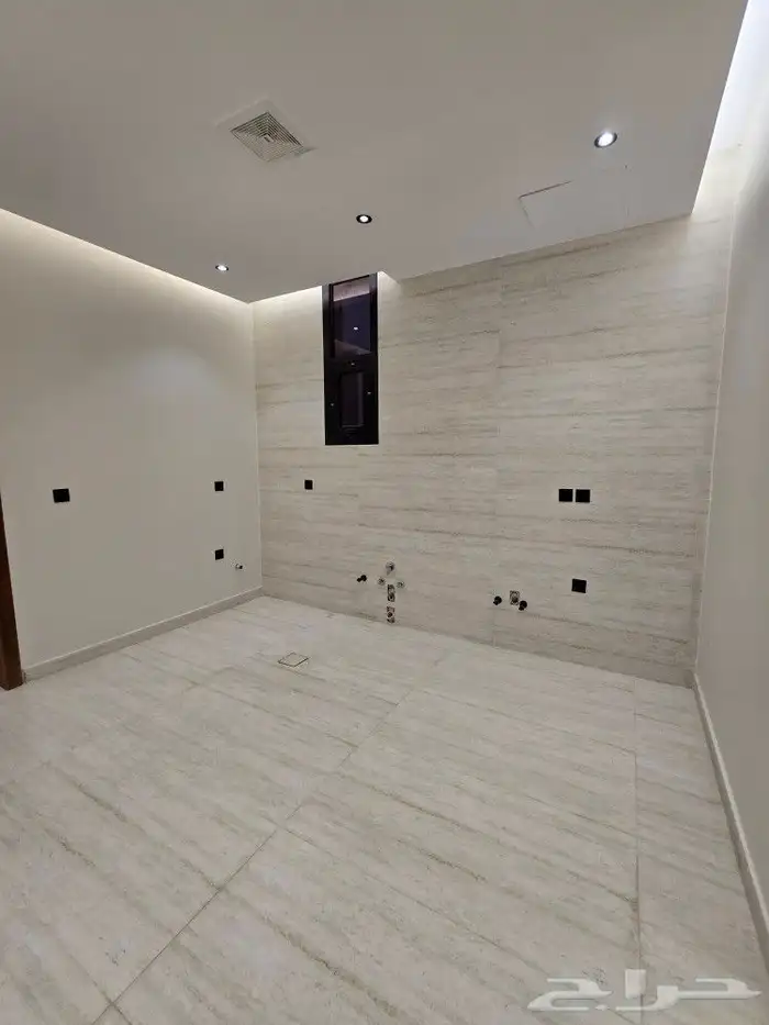 للبيع فيلا ثلاث أدوار بدرج خارجي تشطيب مميزأحدرفيده مخطط هيف 43