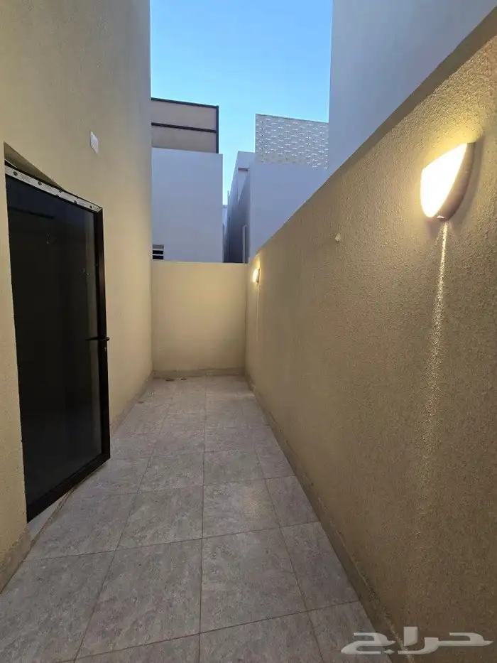 للبيع فيلا ثلاث أدوار بدرج خارجي تشطيب مميزأحدرفيده مخطط هيف 34