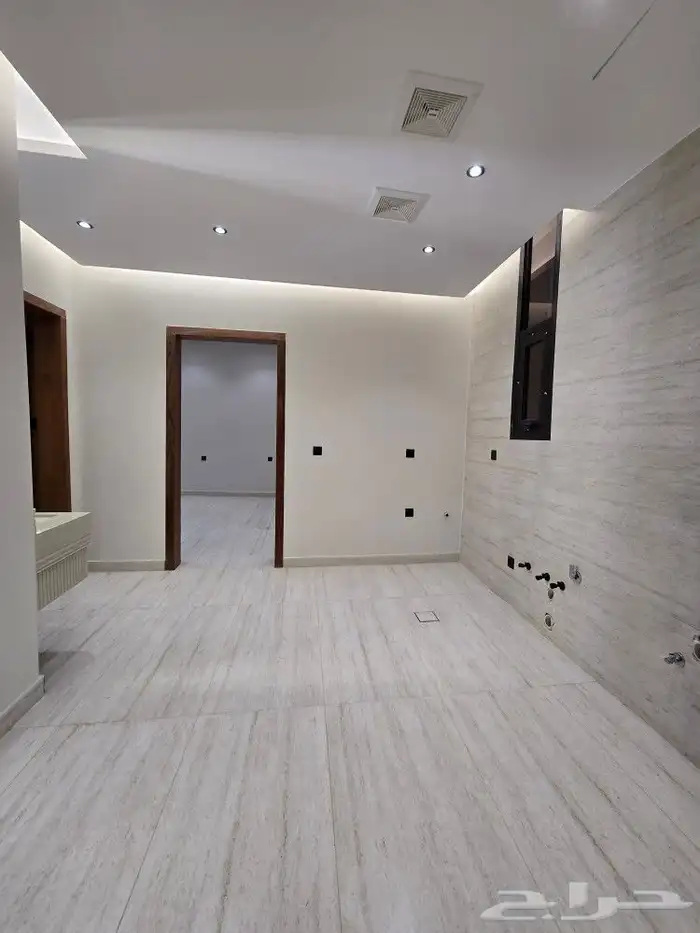 للبيع فيلا ثلاث أدوار بدرج خارجي تشطيب مميزأحدرفيده مخطط هيف 29