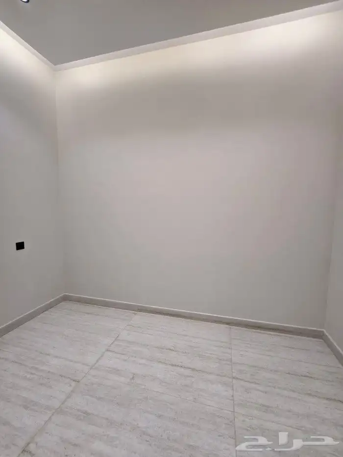 للبيع فيلا ثلاث أدوار بدرج خارجي تشطيب مميزأحدرفيده مخطط هيف 26