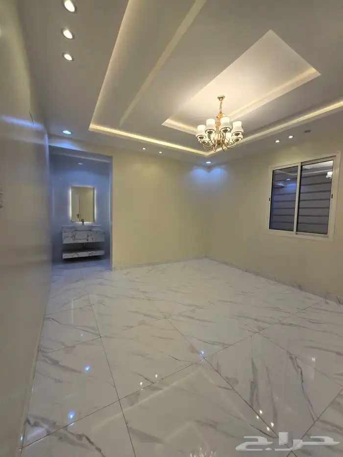 للبيع روف علوى مع ملحق مدخل مستقل620 ألف خلف مستشفى الألماني 18