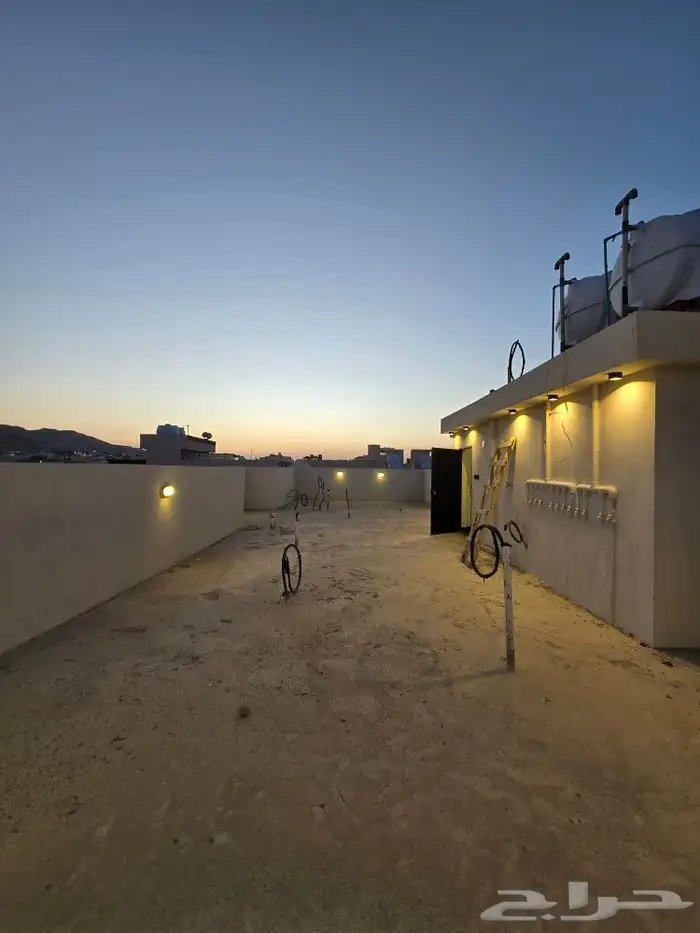 للبيع فيلا ثلاث أدوار بدرج خارجي تشطيب مميزأحدرفيده مخطط هيف 47