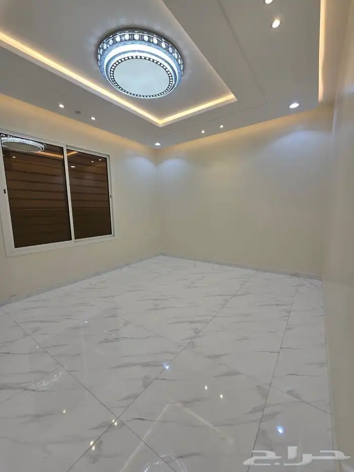 للبيع روف علوى مع ملحق مدخل مستقل620 ألف خلف مستشفى الألماني 13