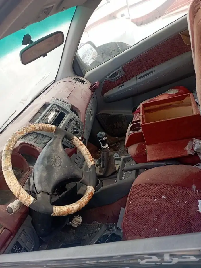 هايلوكس غماره 2010 للبيع قطع غيار فقط 3