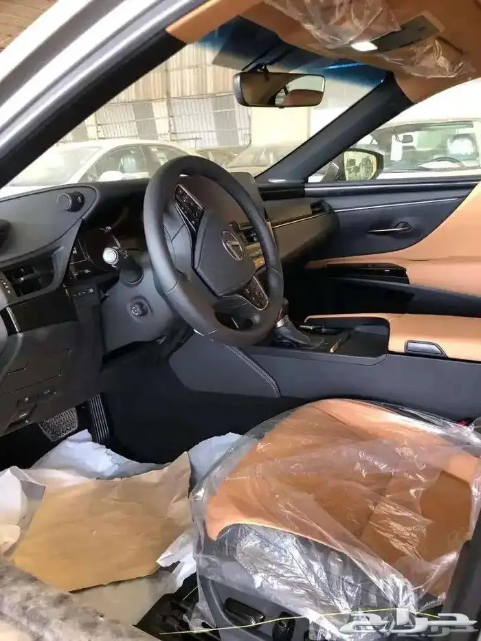 لكزس ES 350 فئه CA موديل 2025 متوفر( اسود - بيج- ابيض- ) 5