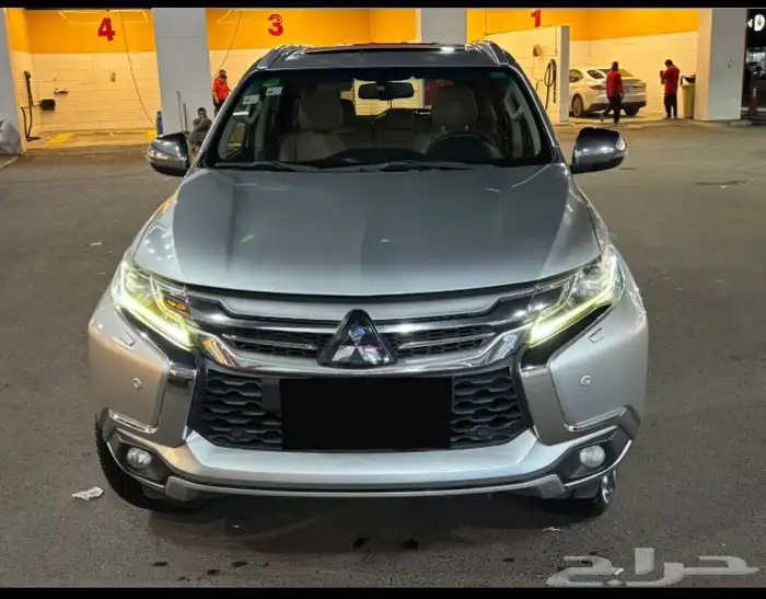 للبيع جيب ميتسوبيشي منتيرو سبورت 2018 0