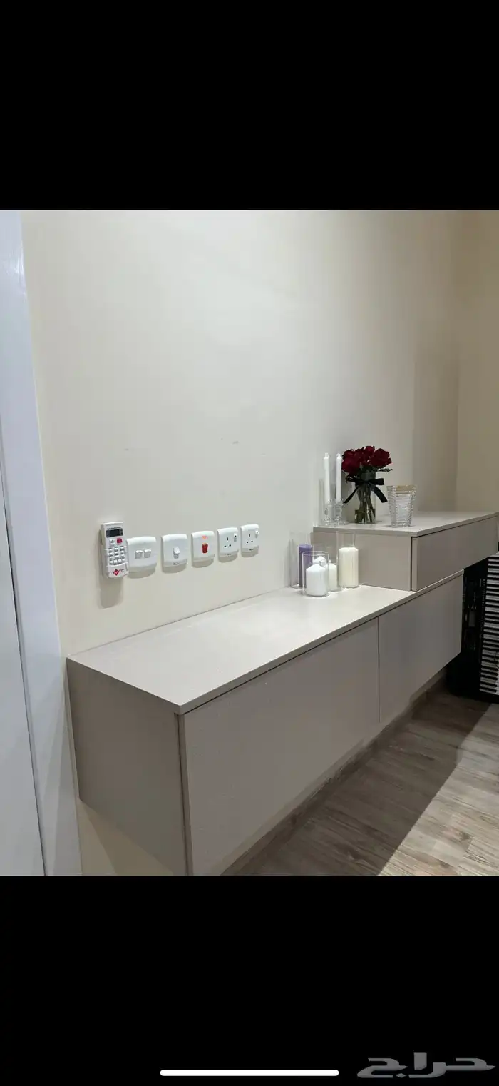 طاوله تسريحه 2