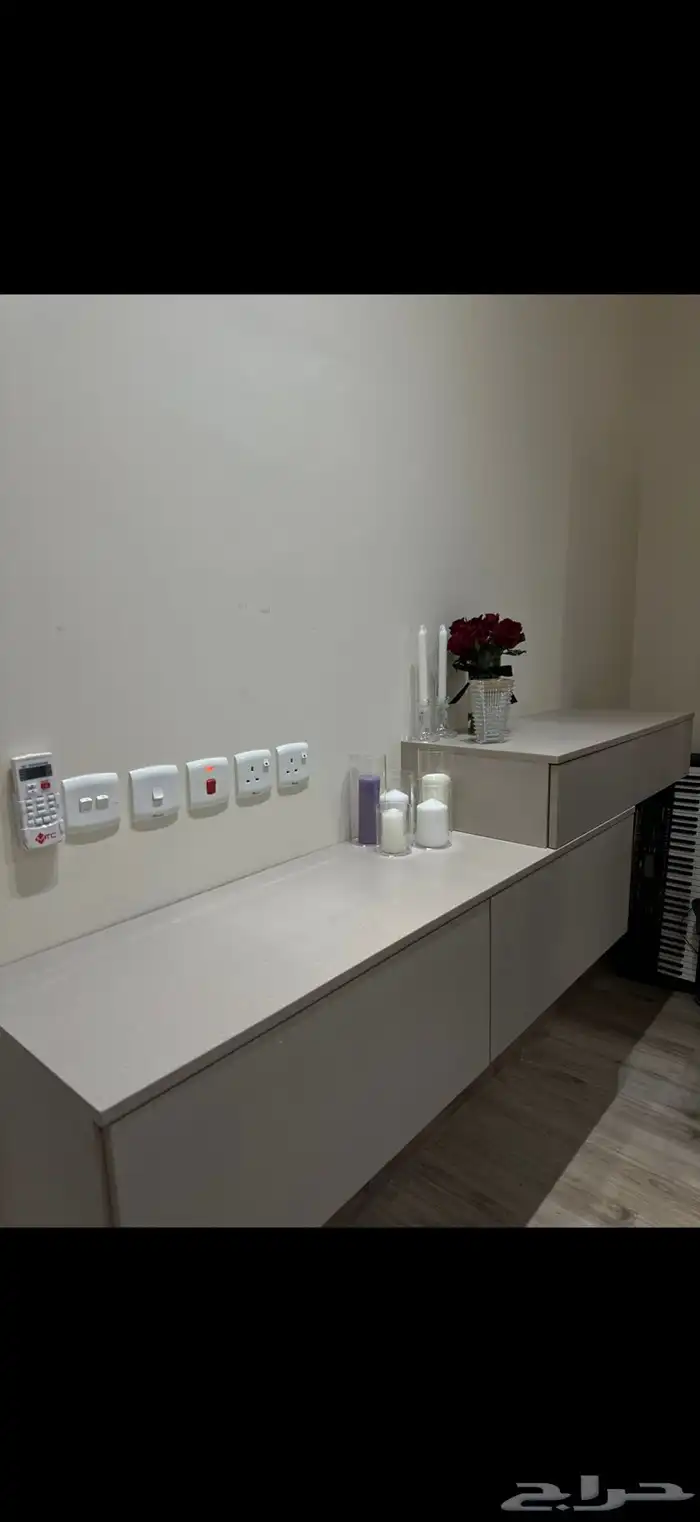 طاوله تسريحه 1