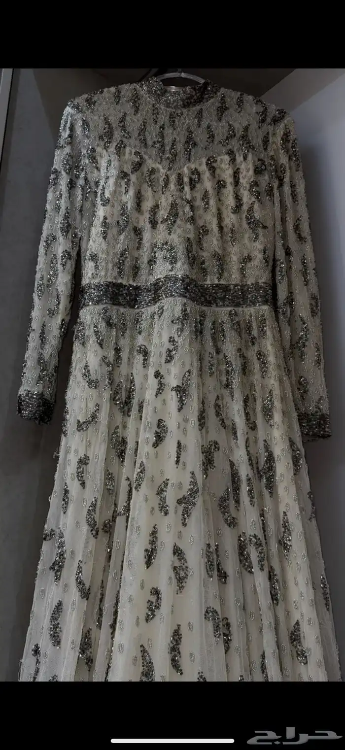 فستان من محل لاروزا المساعدية للبيع 0