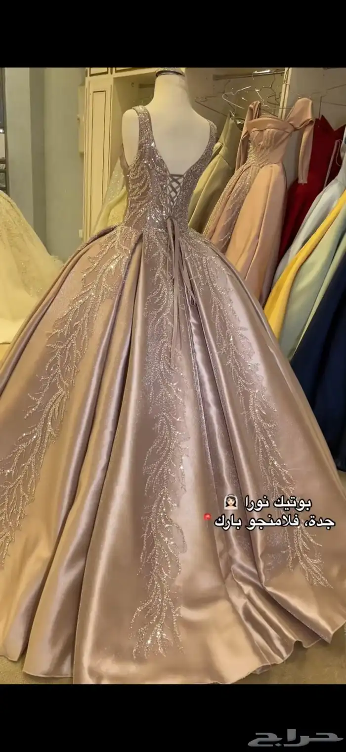 فستان ملكه 0