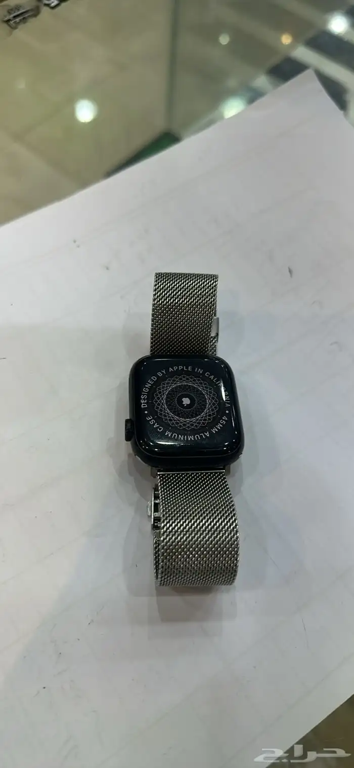 ساعة ابل الجيل الثامن للبيع 900 0
