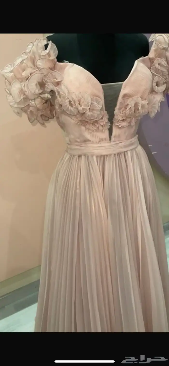 فساتين نضيفه جدا تغيرت ضروفي واطريت ابيعها 4