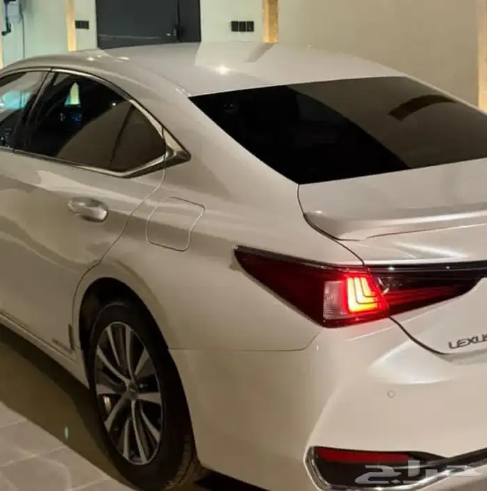 لكزس 2021 نظيف وممشى قليل 34