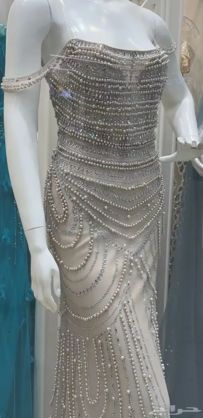 فستان ينفع مناسبات وينفع ملكه 0