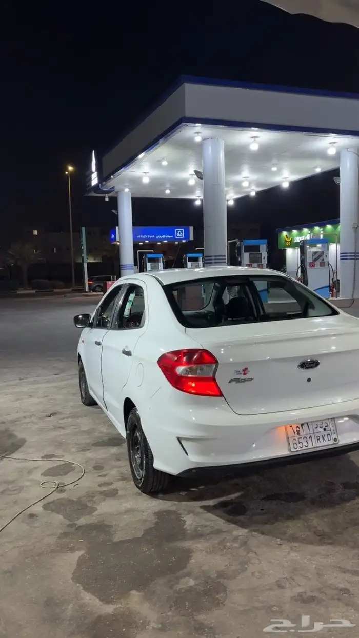 للبيع سياره فيجو 9