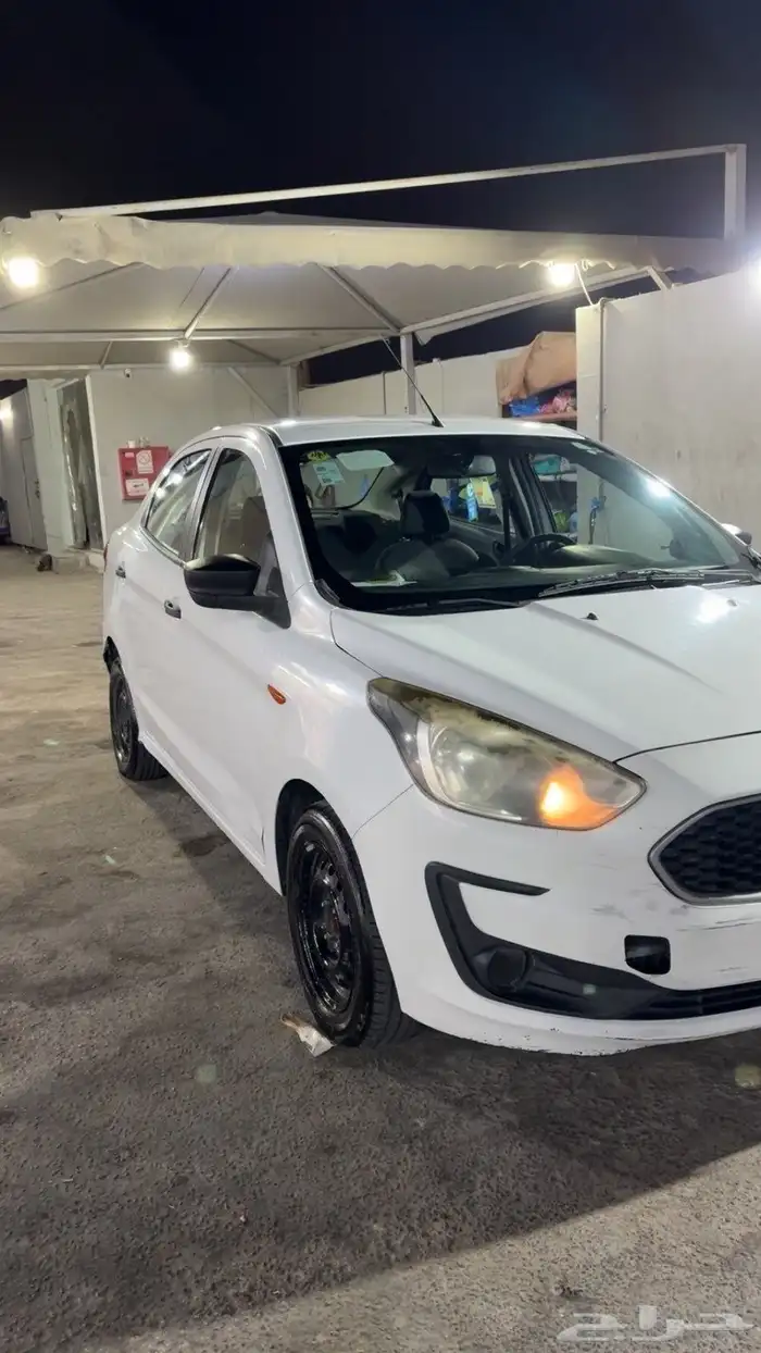 للبيع سياره فيجو 3