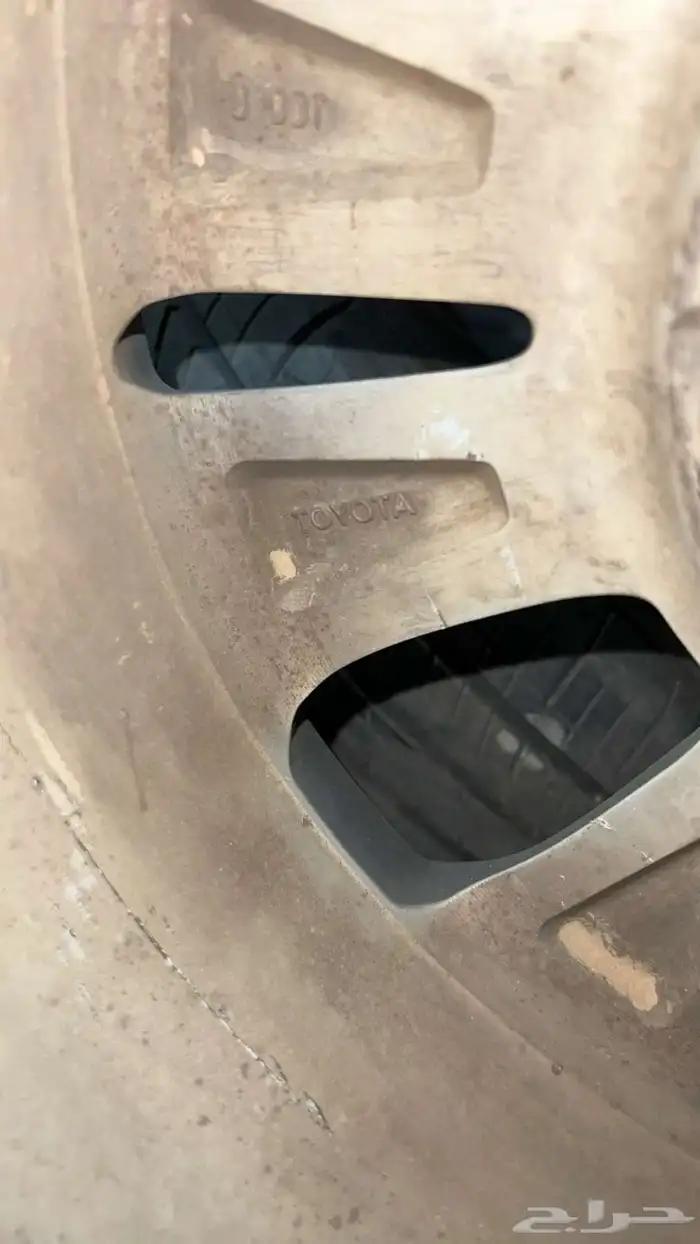 سلام عليكم جنوط هايلكس 2016 نضيفه مره والبيع بدون الكفرات 1