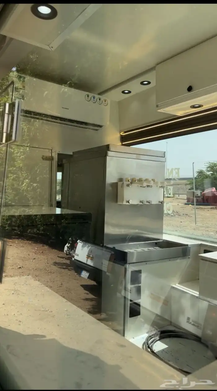 سيارة آيسكريم للإيجار 1