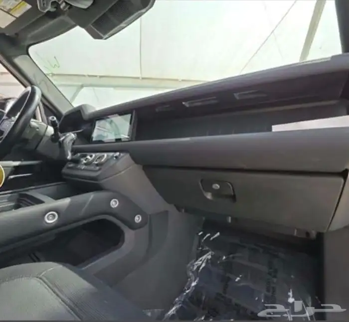 لاند روفر ديفيندر X مقاس 90 موديل 2021 بطاقة جمركية 8