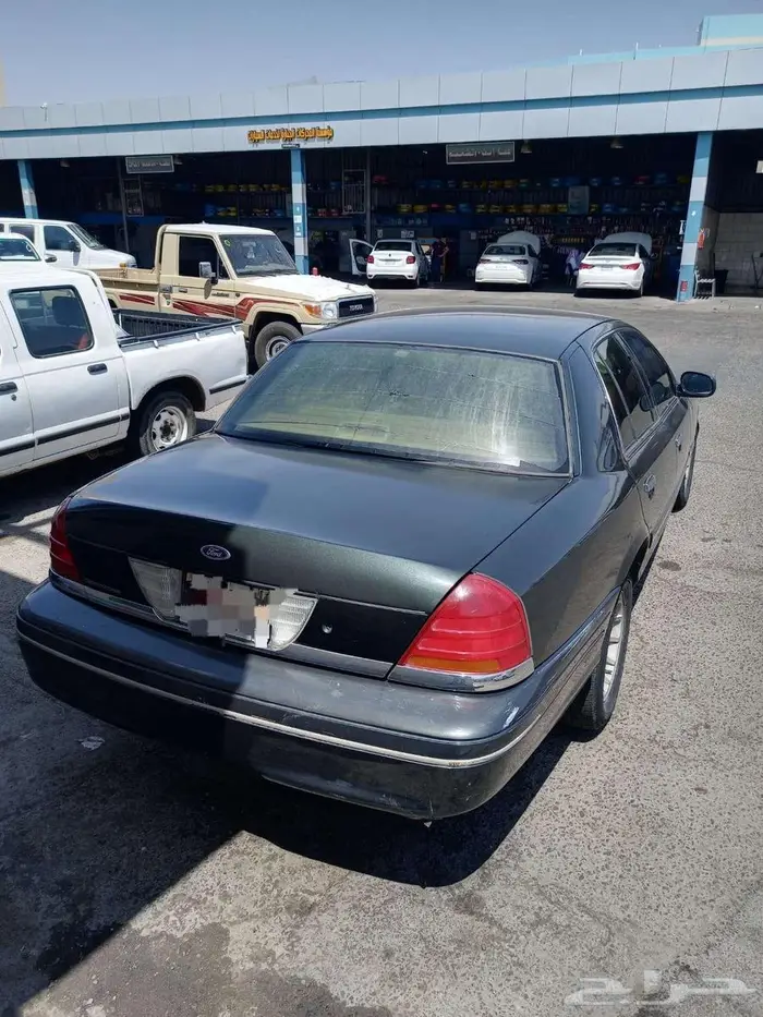 فورد كراون فكتوريا لوحه شبه مميز ثلاثه ارقام 2