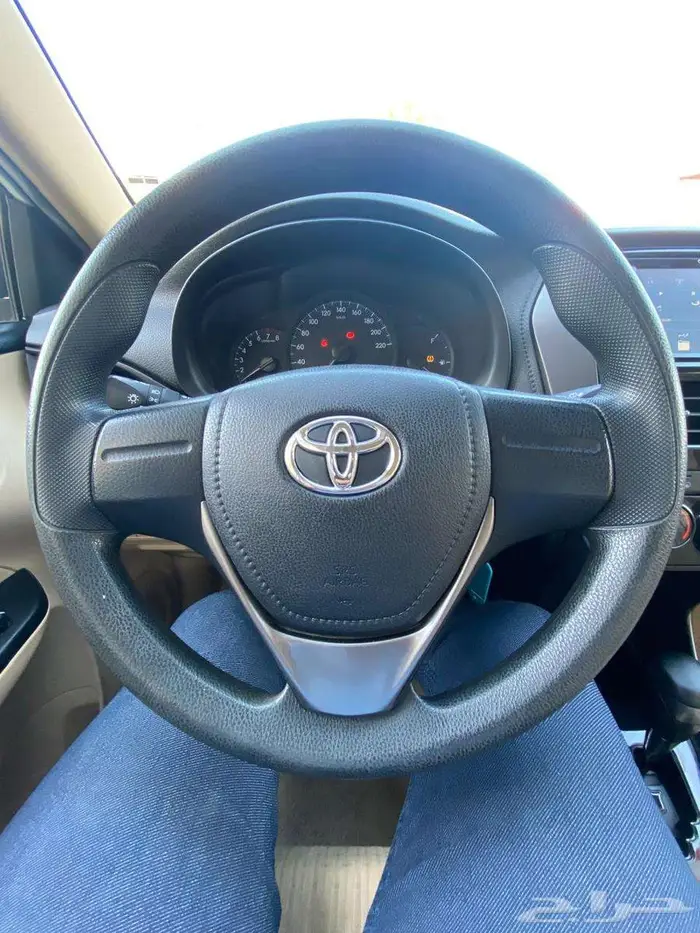 تويوتا يارس 2022 Y وارد عبداللطيف استخدام شخصي للبيع 17