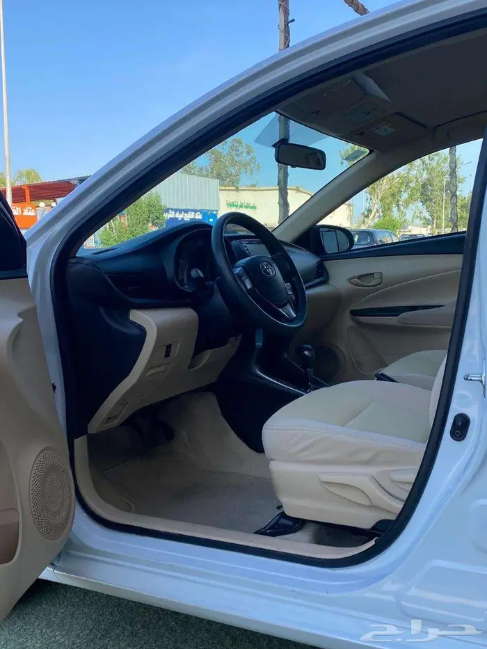 تويوتا يارس 2022 Y وارد عبداللطيف استخدام شخصي للبيع 27