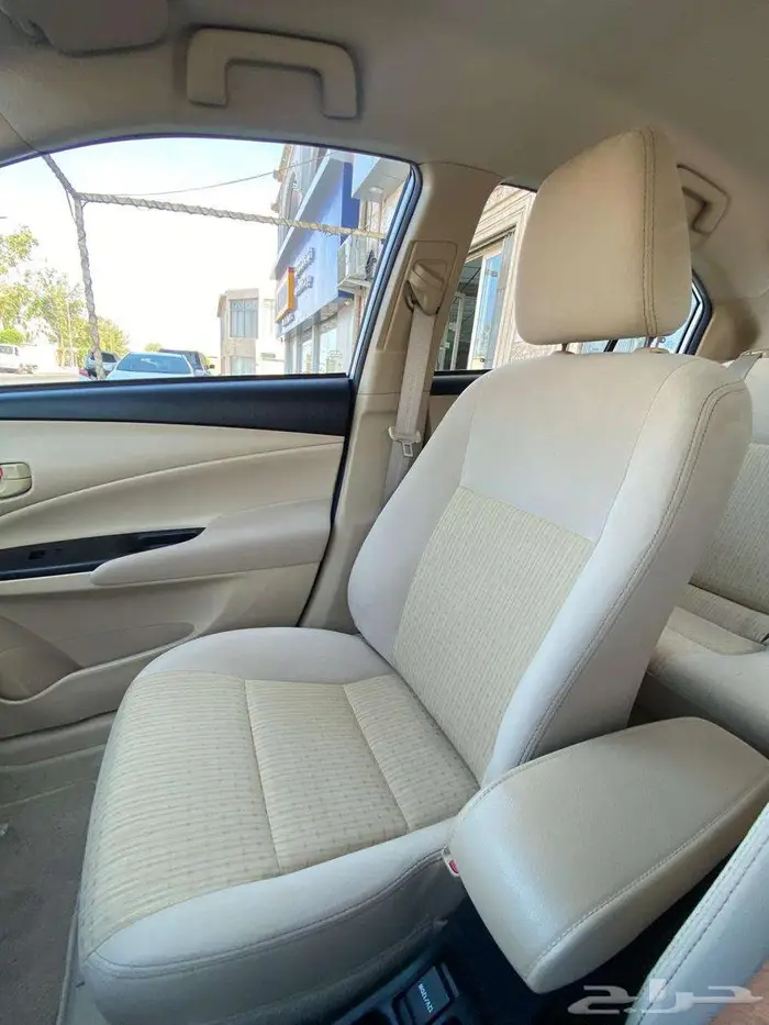 تويوتا يارس 2022 Y وارد عبداللطيف استخدام شخصي للبيع 31