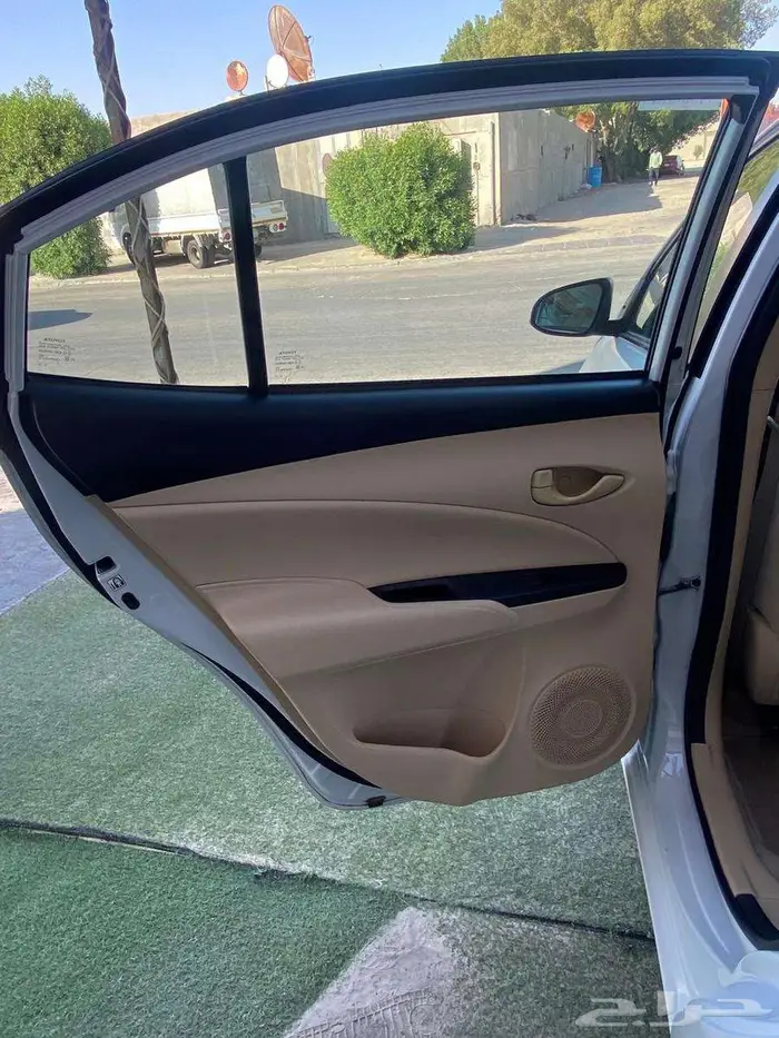 تويوتا يارس 2022 Y وارد عبداللطيف استخدام شخصي للبيع 37