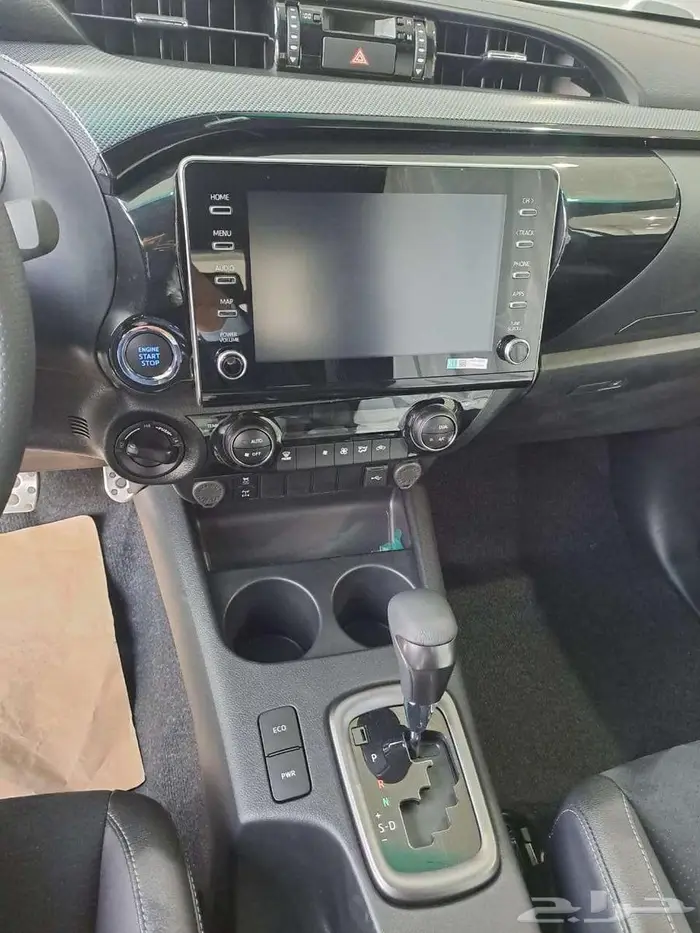 تويوتا هايلكس جي آر بنزين 2025 9