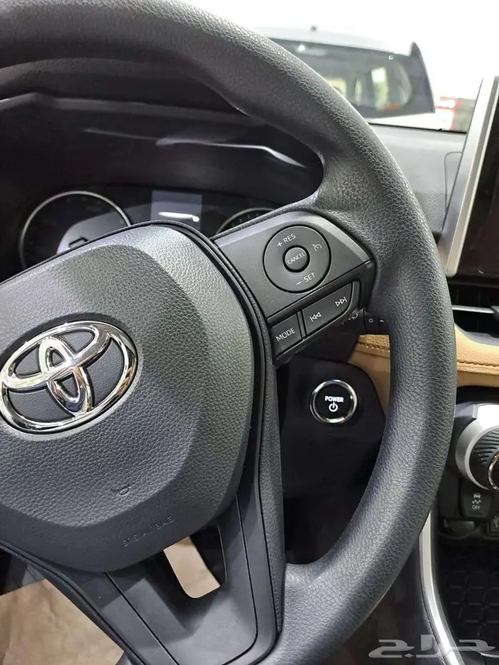 تويوتا راف فور xle فتحة هايبرد 2025 ( لون فضي ) 8