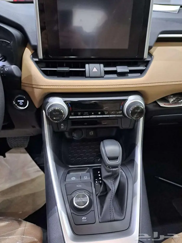 تويوتا راف فور xle فتحة هايبرد 2025 ( لون فضي ) 14