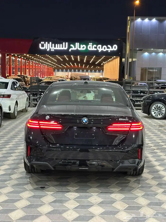 بي ام دبليو 520i الفئة الخامسة موديل 2026 اصفار 3