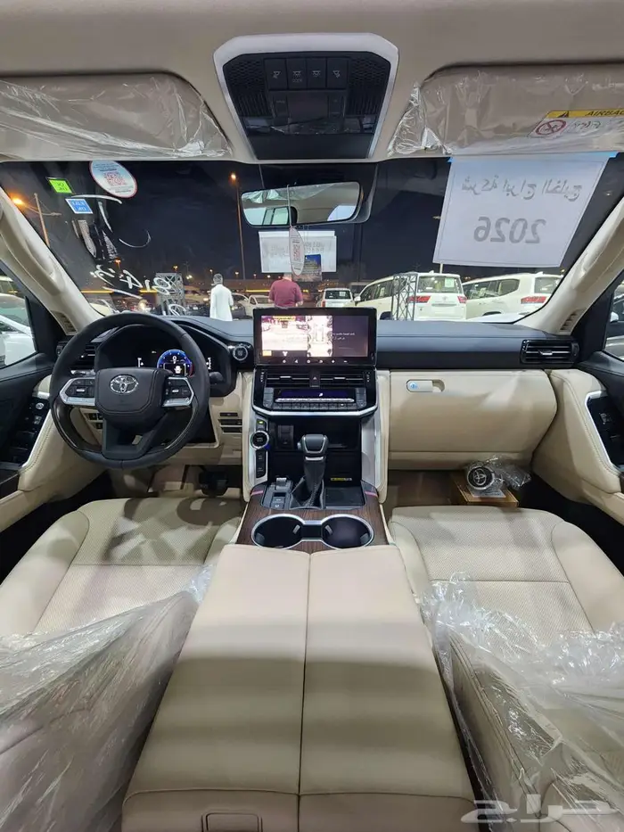 تويوتا لاندكروزر GXR - L4 بنزين 2026 السعر 330050 6