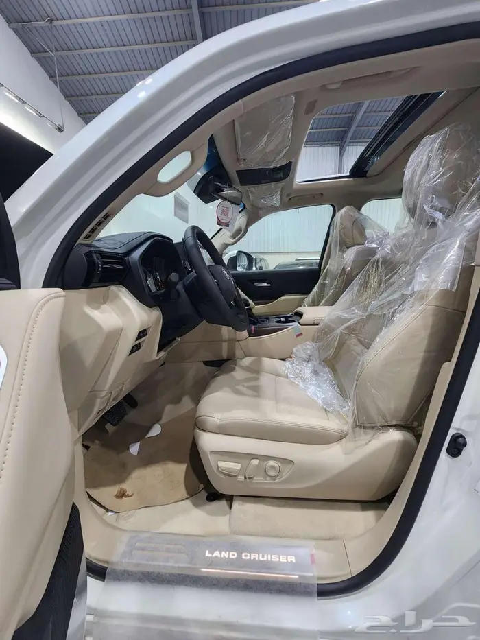 تويوتا لاندكروزر GXR - L4 بنزين 2026 السعر 330050 9