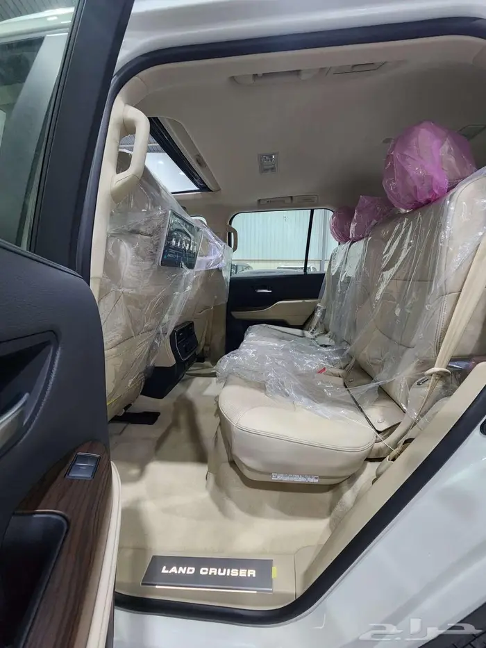 تويوتا لاندكروزر GXR - L4 بنزين 2026 السعر 330050 13