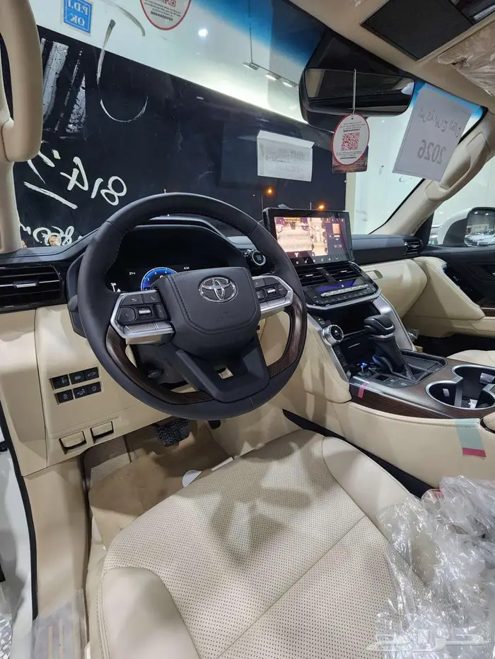 تويوتا لاندكروزر GXR - L4 بنزين 2026 السعر 330050 11