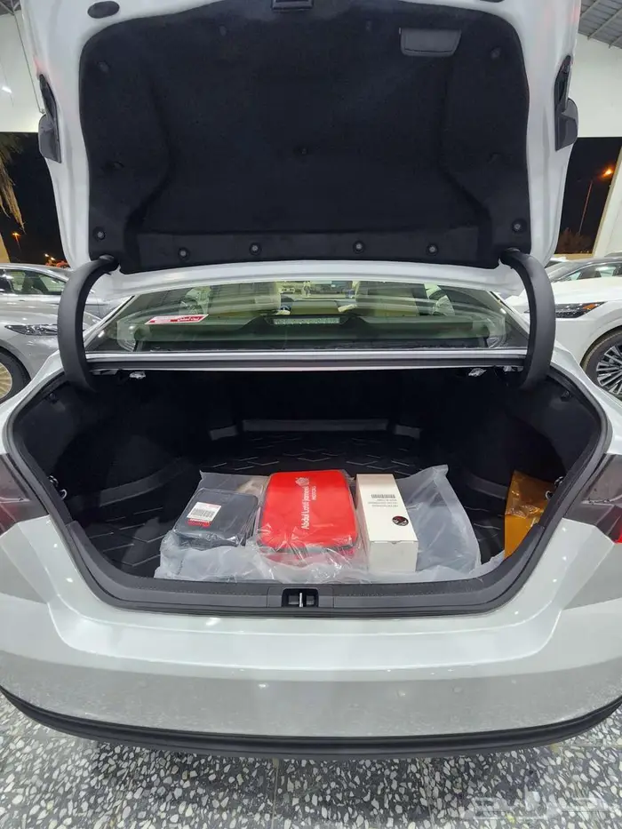 كامري LE فتحه سقف 2025 بنزين السعر 120750 16