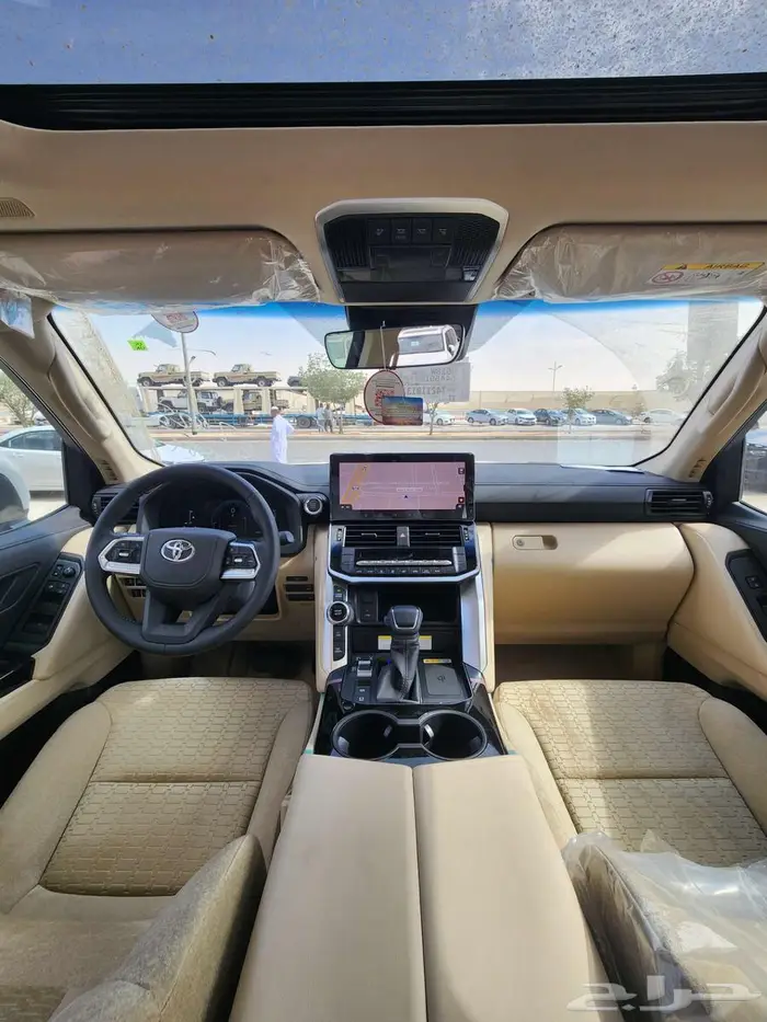 تويوتا لاندكروزر GXR - L3 بنزين 2026 السعر 305900 5