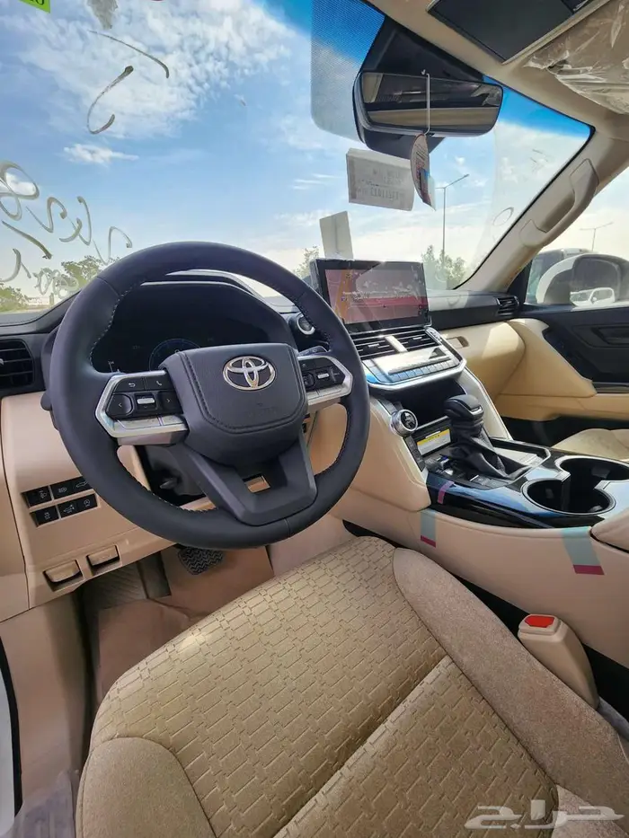 تويوتا لاندكروزر GXR - L3 بنزين 2026 السعر 305900 11