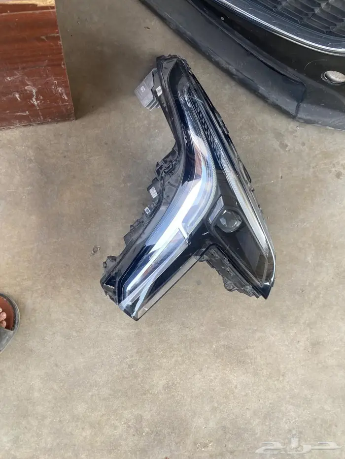 شمعه يمين كدلك XT4 1