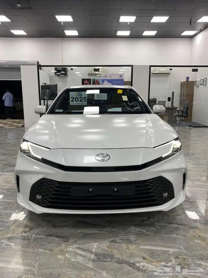 تويوتا - كامري LE - بنزين - ابيض - 2025 0