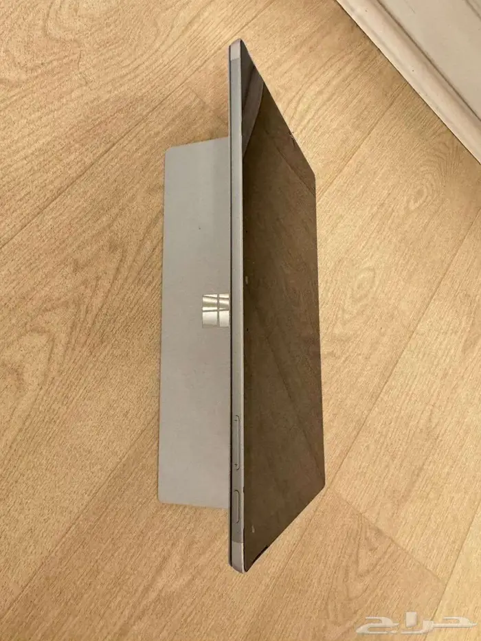 جهاز مايكروسوفت سيرفس برو 7 5