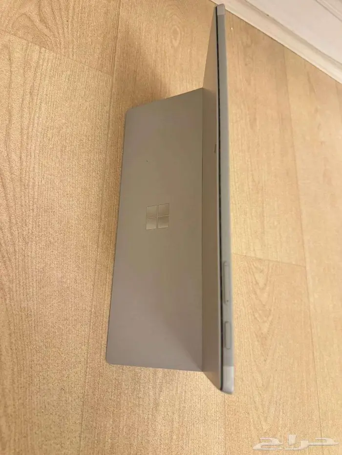 جهاز مايكروسوفت سيرفس برو 7 6