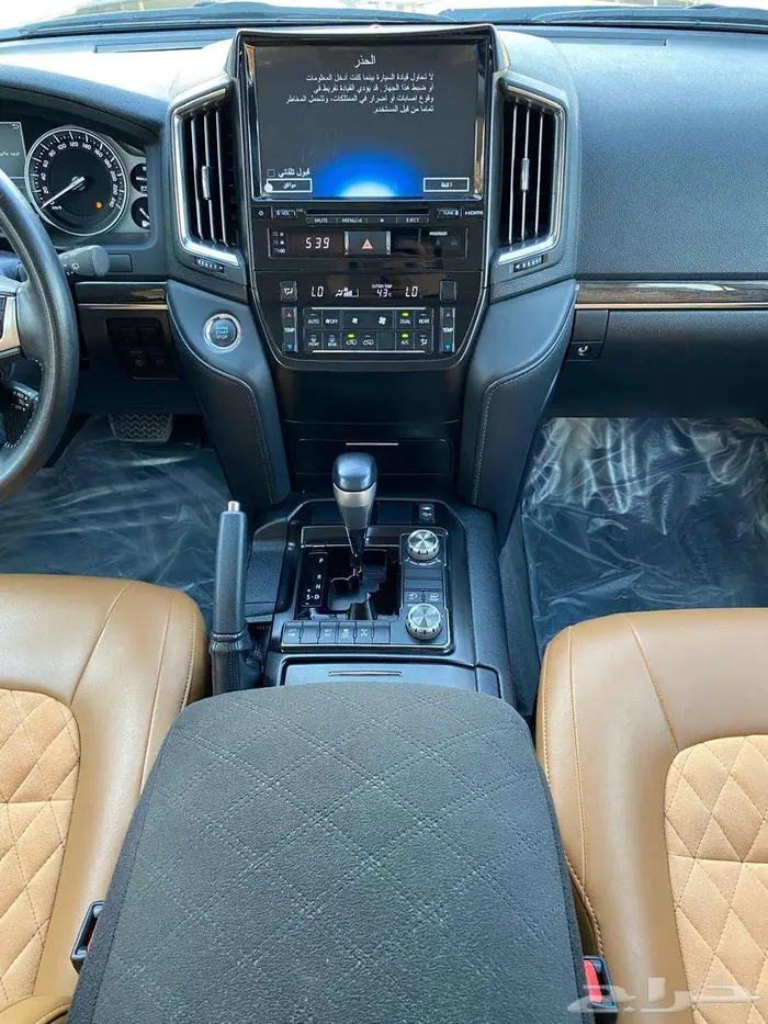 لاندكروزر GXR 2021 V8 تورنق فل كامل 13