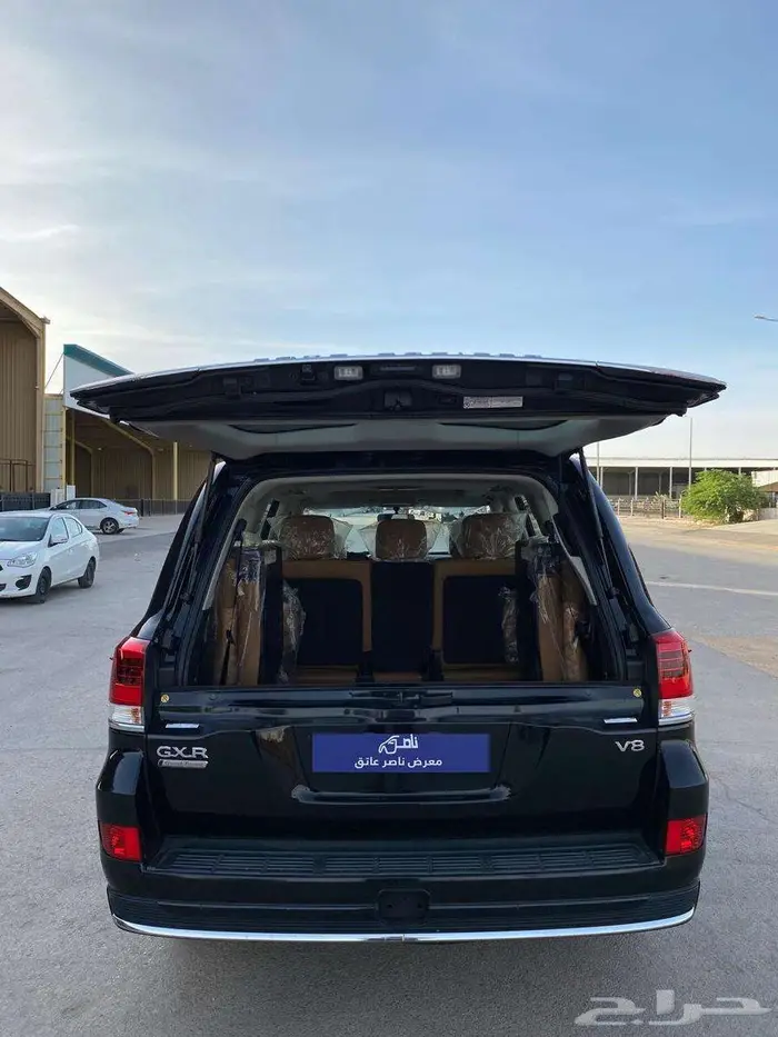 لاندكروزر GXR 2021 V8 تورنق فل كامل 10