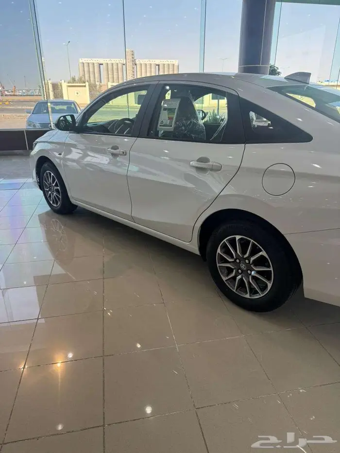 تويوتا يارس ستاندر 2