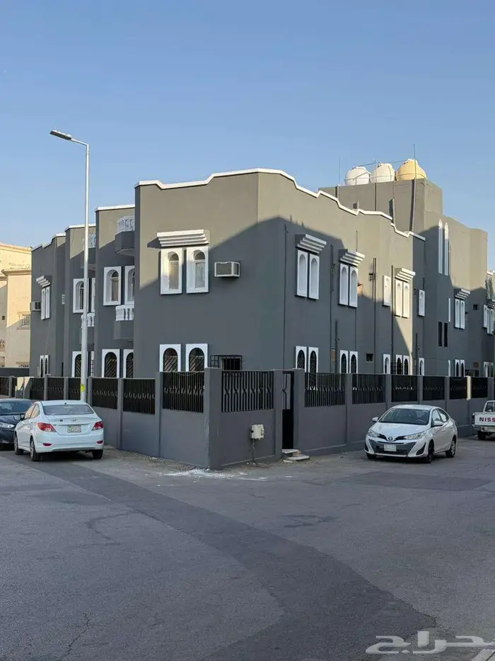 للايجار شقة عوائل بحى المنتزة 0