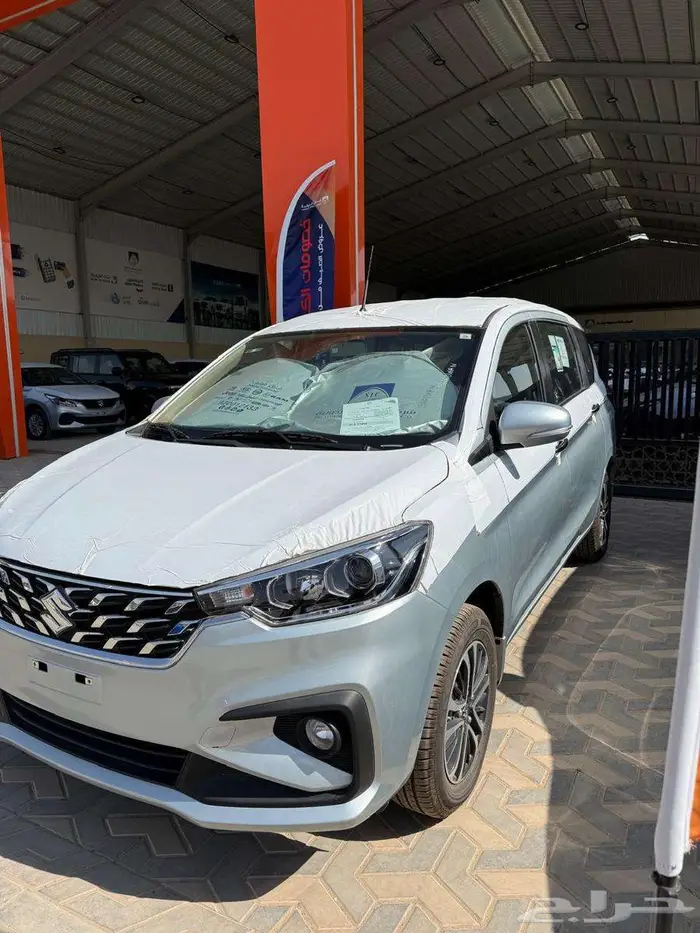 سوزوكي ارتيجا GLX 2025 2